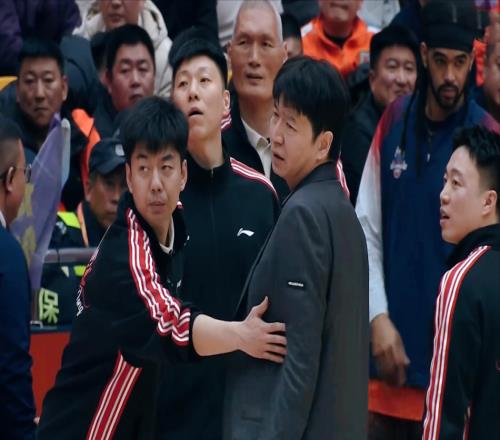 那1戰(zhàn)，改變劉煒命運(yùn)！CBA迎宿怨之爭：爆冷，邱彪答應(yīng)嗎