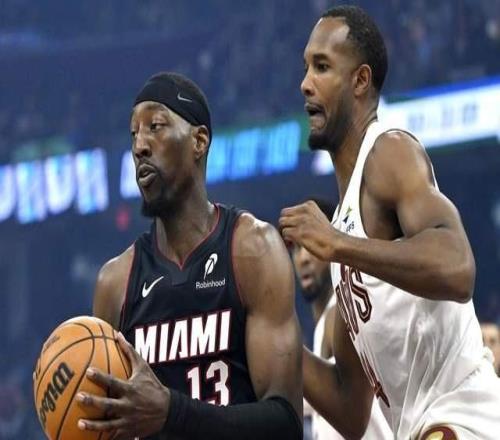 爆大冷！騎士無(wú)緣21分大逆轉(zhuǎn)：米切爾28分，哈登背靠背打42分鐘