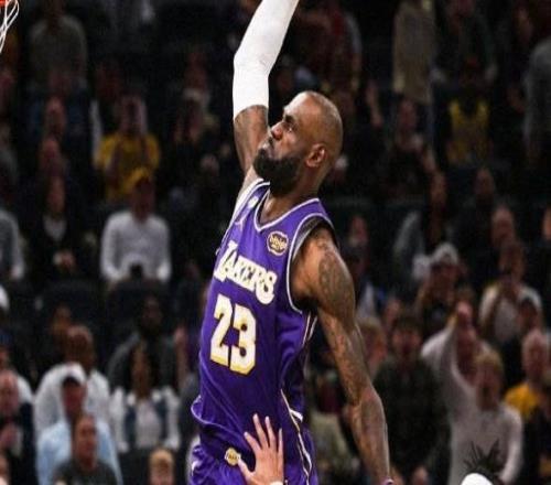 全面發(fā)揮，詹姆斯17中9高效砍23分9板9助，正負(fù)值+24冠絕全場(chǎng)