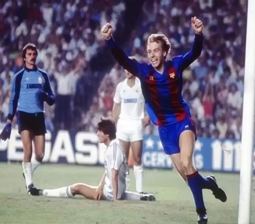 汽車修理工出身,卻能繼承馬拉多納10號(hào)戰(zhàn)袍,弗格森愛(ài)徒太勵(lì)志