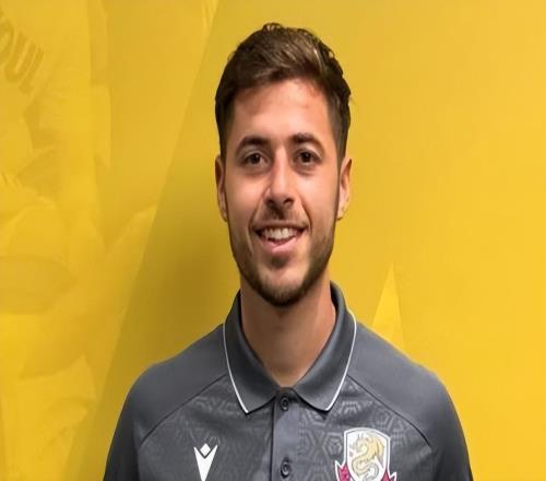 喜訊！青島西海岸剛拿到中超首勝，老板就在更衣室宣布獎金翻倍