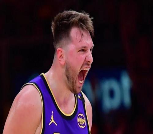 轟43+7又刷八紀錄!東契奇多次露出燦爛笑容湖人6連客5勝1負收官