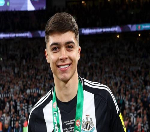 罗马诺：纽卡正与19岁中场刘易斯米利