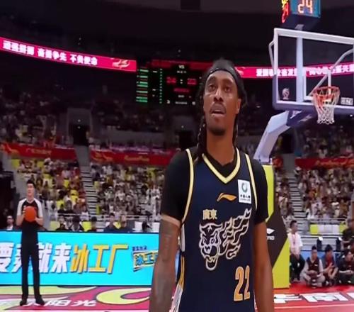 必須裁掉麥考爾！廣東隊外援完成4選3，杜鋒公開打壓陳家政