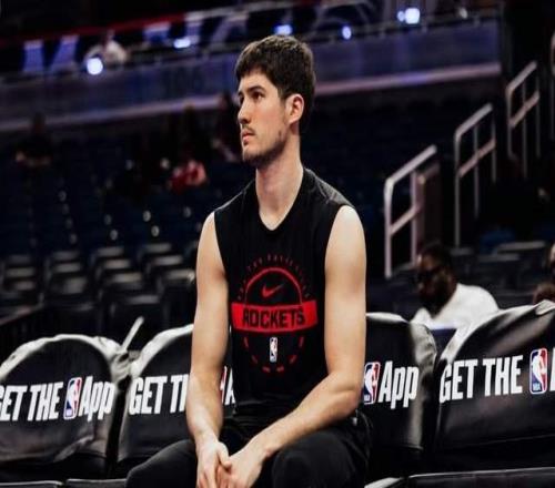 2場三分24中5，謝潑德打首發勉強火箭替補硬漢奇兵值得取代伊森