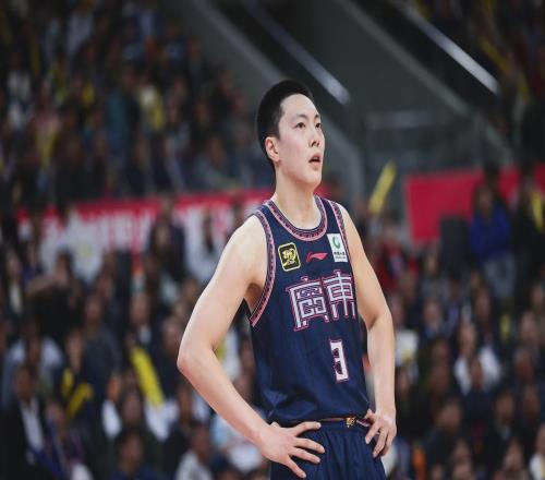 廣東3消息！杜鋒徹底破防，胡明軒被批不配頂薪，焦泊喬最新傷情