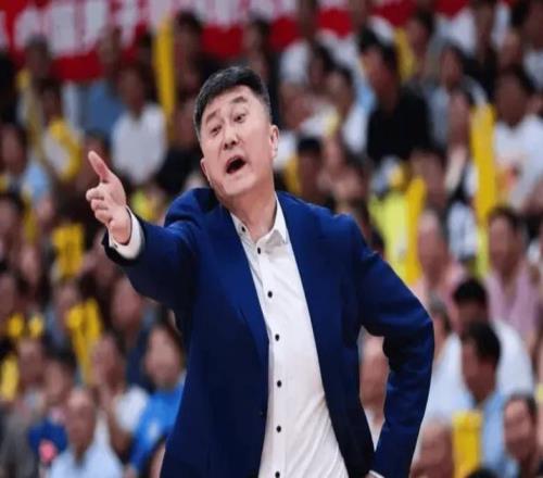 胜四川采访!杜锋致谢现场球迷却现糟糕言论,萨林杰寄语保持状态