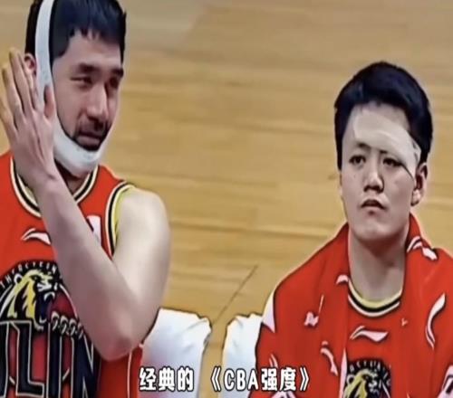 吉林主場播放致敬姜宇星視頻，球員淚灑球場