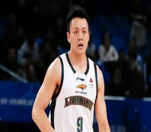 遼籃為何輸掉東北德比洋教頭怒了，罕見怒斥球隊，指出3大問題