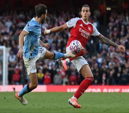 英超爭(zhēng)冠沖刺期：阿森納與曼城的黃牌隱患