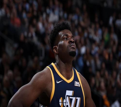 已經(jīng)抵達(dá)東莞曝廣東宏遠(yuǎn)大外援到位，NBA首輪秀，身高2米13