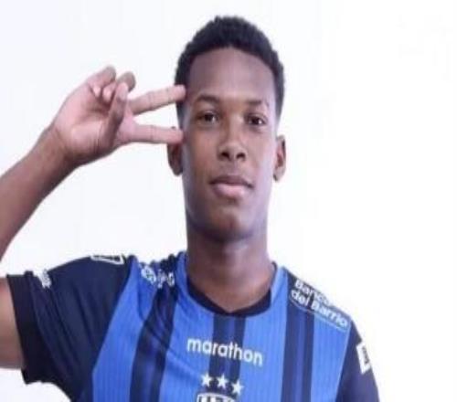 記者:紐卡正就引進16歲厄瓜多爾小將約翰馬丁內斯進行談判