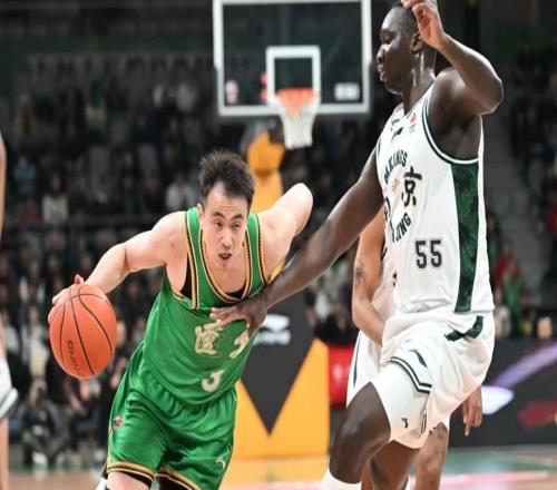 遼籃新陣容效果不佳，烏戈重啟老陣容，四場比賽成為轉(zhuǎn)折點，沖進(jìn)前八