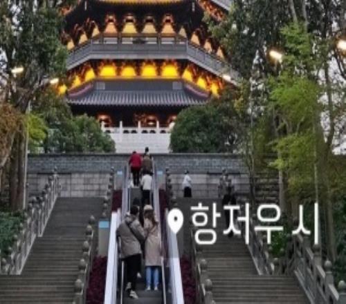 WBG教練Kim更新個人社媒：杭州靈隱寺一游