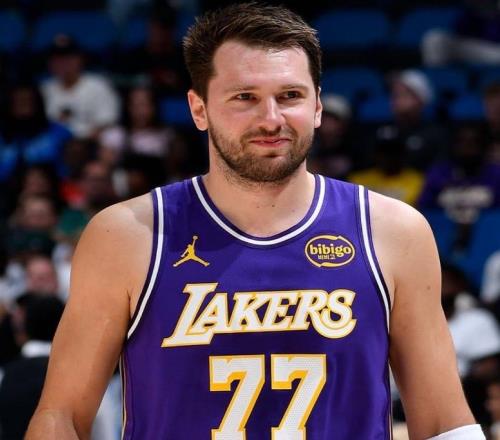 東契奇41+8！湖人11699籃網(wǎng)，看數(shù)據(jù)：他是頭號(hào)功臣！