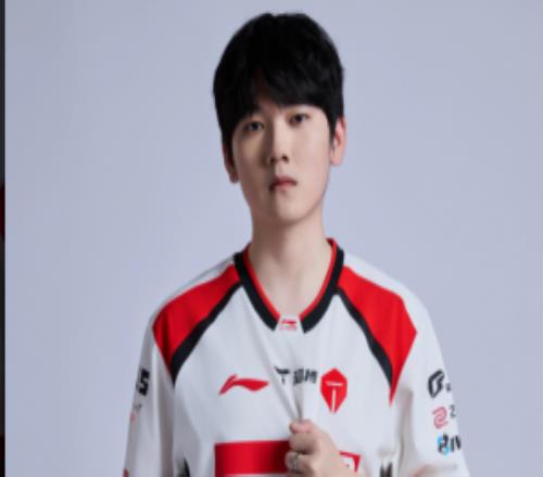 JackeyLove轉評回歸官博：接下來的比賽兄弟們一起加油！