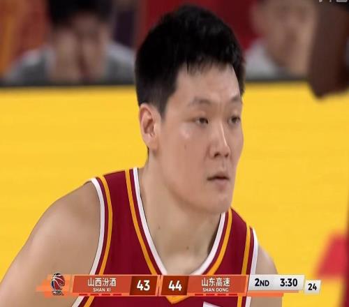 山東男籃6分惜敗，高詩巖24分鐘1分，斯蒂爾首秀16+10，張寧17+3