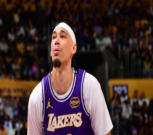 10分8板5帽！湖人25歲2米13悍將崛起：硬撼億元中鋒助三巨頭沖冠