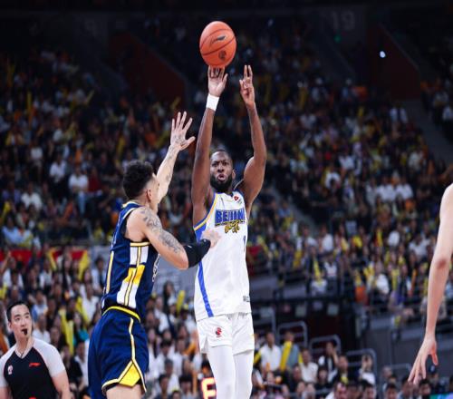 神同步！廣東男籃遭北京三分絕殺衛(wèi)冕冠軍廣東女籃遭江蘇絕殺