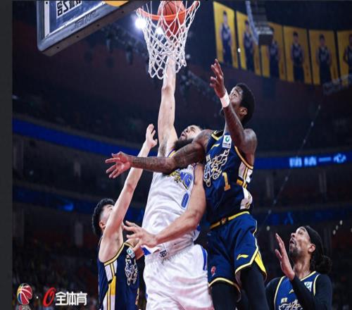 花1億元買的大牌，21分鐘僅得3分險成罪人，球迷：太丟人快退役吧