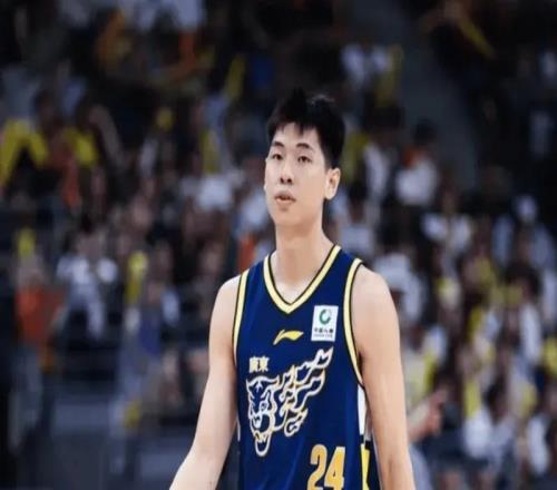 崔永熙進(jìn)攻爆表，防守成隱患！不敢發(fā)力橫移差，別讓他防重點(diǎn)人了