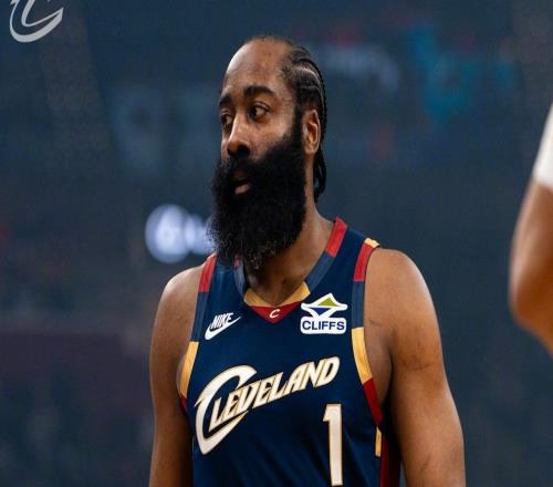 哈登17分14助，帶隊(duì)21分大勝！阿倫復(fù)出就爆發(fā)，米切爾10中1躺贏