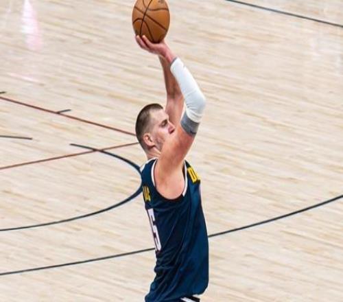 取生涯第195次三雙，約基奇四天三賽狂砍79分53板48助