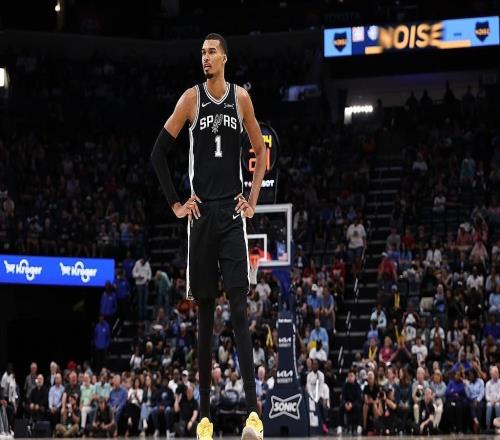 穩(wěn)了近20年NBA官方倒數(shù)第三期MVP榜榜首的球員,都當(dāng)選最終MVP