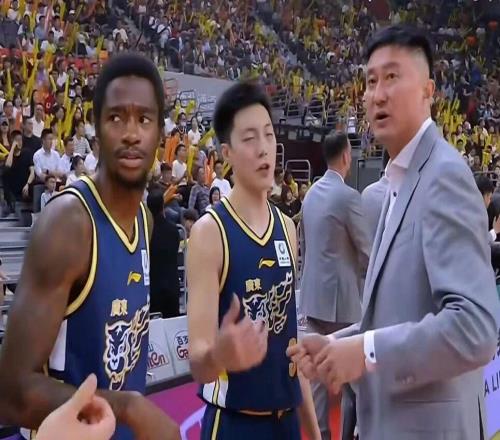 20分驚天逆轉！北京男籃險勝廣東，趙睿23分杰曼絕殺，崔永熙17+4