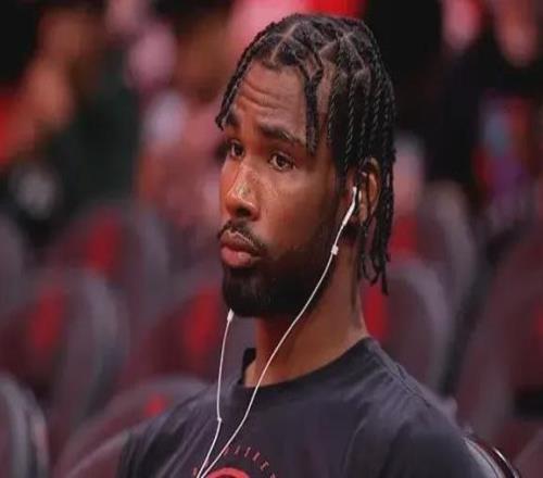 7中1僅得3+8！伊森斷崖下滑了，火箭還好沒續約，他拿不到1.22億