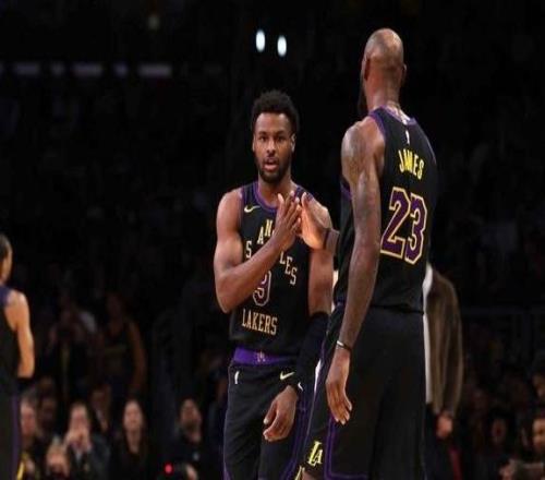 NBA歷史性一刻！老詹給親兒子“喂餅”，這波父子連線真香！