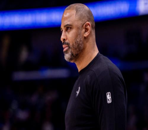 西蒙斯質(zhì)疑烏度卡:他沒有任何調(diào)整,我覺得他根本不喜歡火箭隊!