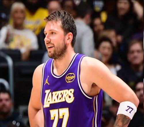 東契奇轟41分創(chuàng)6大神跡：湖人隊(duì)史首人比肩科比+一數(shù)據(jù)領(lǐng)跑全聯(lián)盟