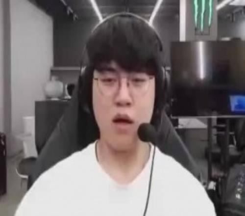 Gumayusi：Faker被我的維魯斯打怕了，非說維魯斯打EZ十零開