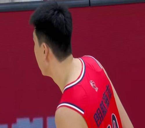 朱芳雨賭對了！CBA第一中鋒將加盟廣東隊(duì)，這可是杜鋒的爭冠底牌