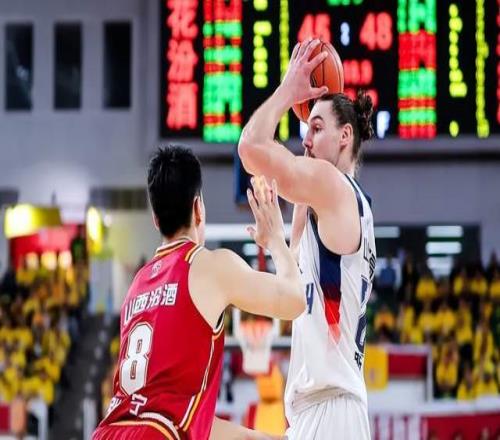 9投砍16分10板！山東新外援展現全能內線實力，邱彪真是慧眼識珠