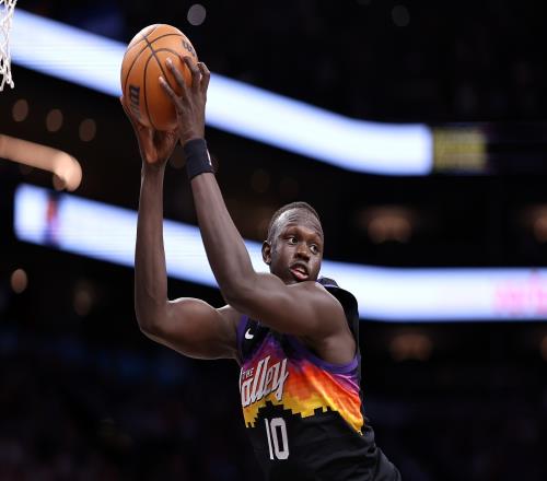 科沃德斬獲24分9籃板4搶斷克尼佩爾貢獻11分11籃板馬盧阿奇取得12分9籃板3蓋帽_NBA直播