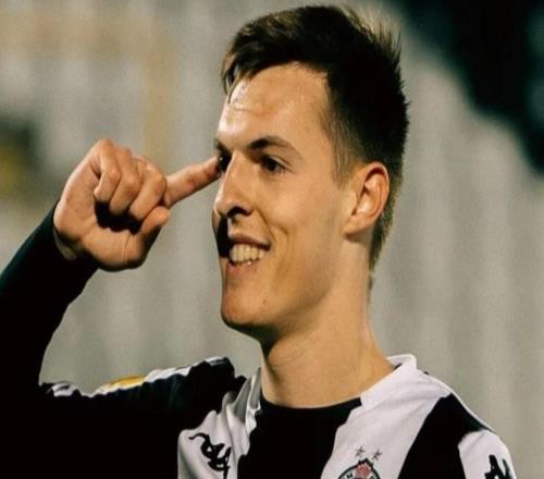 記者：米蘭簽下19歲黑山前鋒安德烈科斯蒂奇，周日體檢