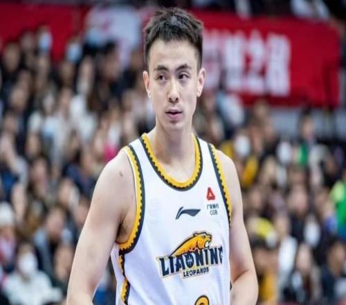 21投2中出手就打鐵男籃第一后衛真老了:趙繼偉這兩戰太拉胯了