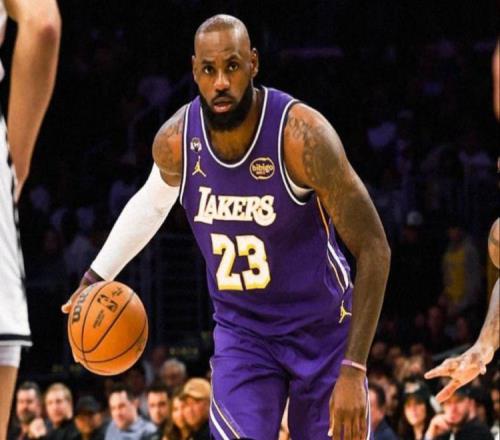 湖人11699籃網！詹姆斯談東契奇把話挑明，雷迪克也該放棄一事