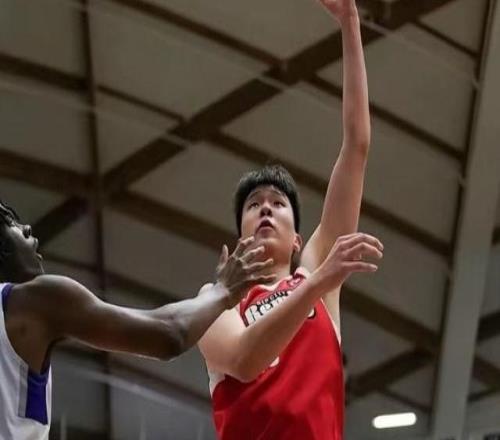 下半場6中6連送暴扣,楊瀚森G聯賽12中7砍18分7板4助1斷1帽