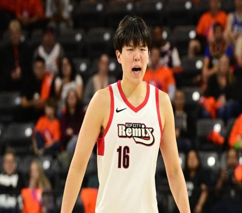 12.6秒決勝2+1！官方為楊瀚森點贊手臂血痕清晰可見卻露燦爛笑容