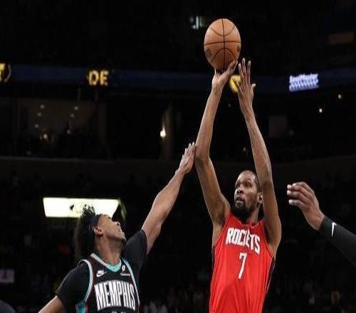 灰熊小將噴KD明星哨:難以相信裁判會(huì)如此討好某人