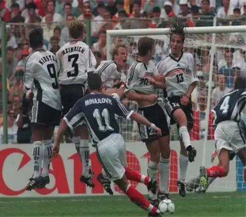 從業(yè)余球員到德國(guó)標(biāo)王,用了4年時(shí)間,實(shí)力派看似勵(lì)志實(shí)則被耽誤