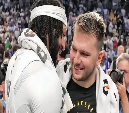 558分vs587分！東契奇一個月...等于濃眉獨行俠生涯??！