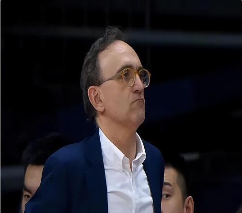 遼籃全體手感冰涼，防守松懈，斗志全無，什么原因跟主教練無關