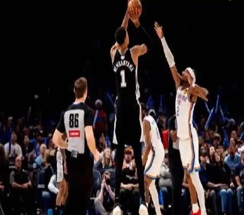 NBA西部只剩最后2個懸念了:馬刺追雷霆沖第1,湖火金狼4隊(duì)大亂戰(zhàn)