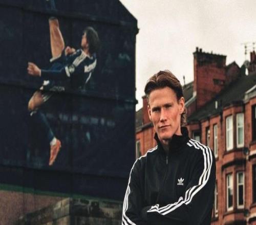 羅馬諾：小麥目前未與沙特俱樂部談判，他仍專注于那不勒斯