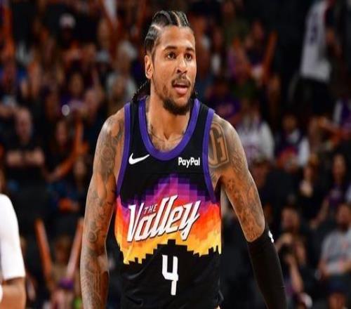 備戰(zhàn)季后賽的心態(tài)格林：布克提醒我是時(shí)候全神貫注了