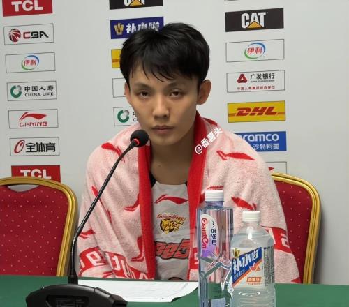 徐杰喊話全隊！杜鋒聽勸扶正3人，廣東傳4利好，下場有望復仇江蘇